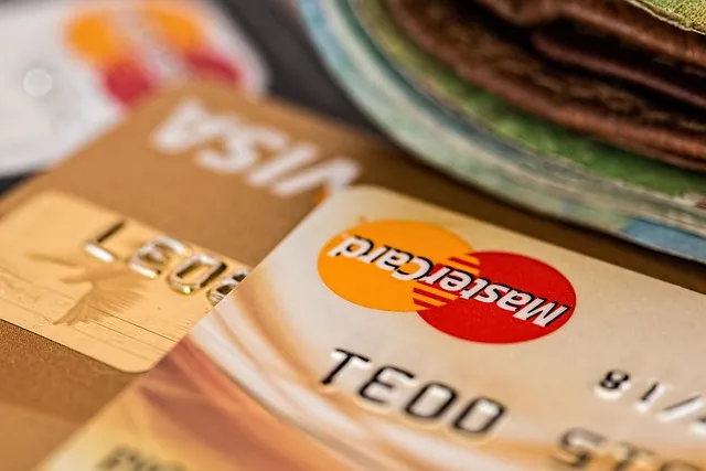 How Long to Keep Credit Cards Open After Sign-Up Bonus: Complete 2026 Guide